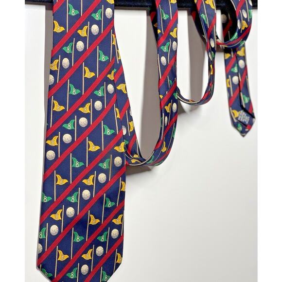 Brooks Brothers 100% Silk Tie Golf Business Casual Preppy Men's Handmade In USA - Picture 2 of 9